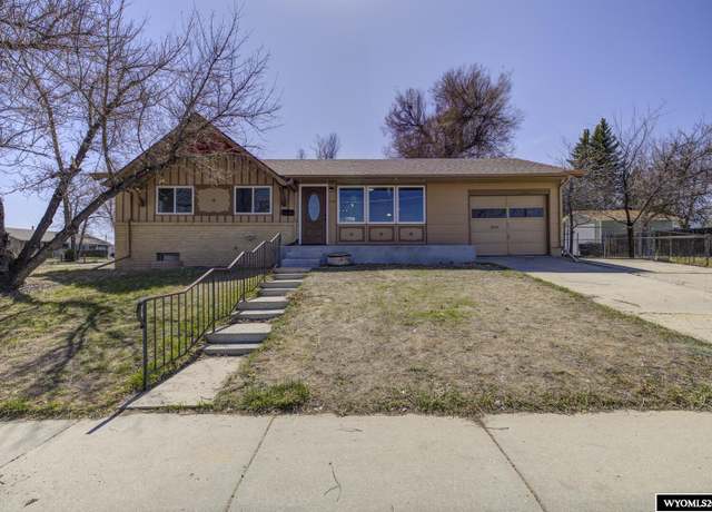 Property at 3101 Whitcomb Way, Casper, WY 82601, 3 beds, 1.75 baths