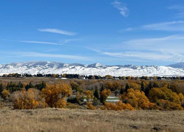 Property at 1501 S Veterans St, Saratoga, WY 82331