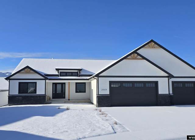 Property at 2849 Berkshire Way, Casper, WY 82609, 3 beds, 2 baths