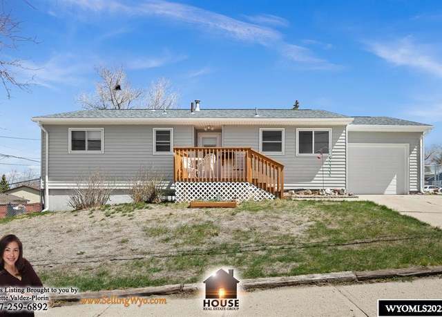 Property at 1840 Amherst Ave, Casper, WY 82601, 4 beds, 2.5 baths