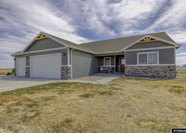 Property at 3435 Schlager Rd, Casper, WY 82604, 3 beds, 2 baths