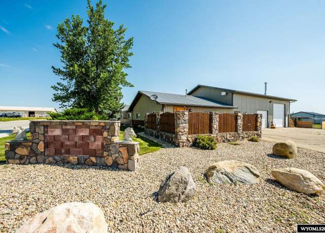 Property at 201 Flatiron Dr, Buffalo, WY 82834, 2 beds, 2 baths