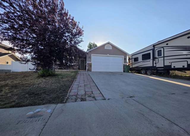 Property at 350 Via Assisi Dr, Rock Springs, WY 82901, 3 beds, 2 baths