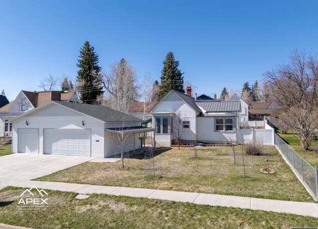Property at 1137 Sage St, Evanston, WY 82930, 3 beds, 1.75 baths