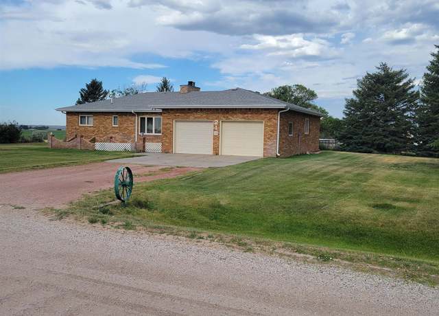 Property at 218 Crest Drive Dr, Torrington, WY 82240, 4 beds, 3 baths