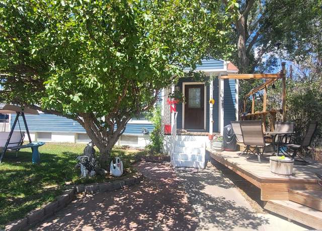Property at 501 E Walnut St, Rawlins, WY 82301, 3 beds, 1.75 baths