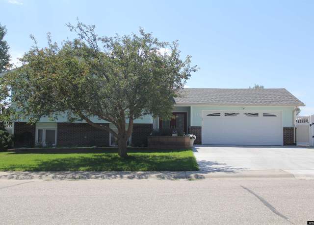 Property at 815 Fir Street St, Glenrock, WY 82637, 3 beds, 2 baths