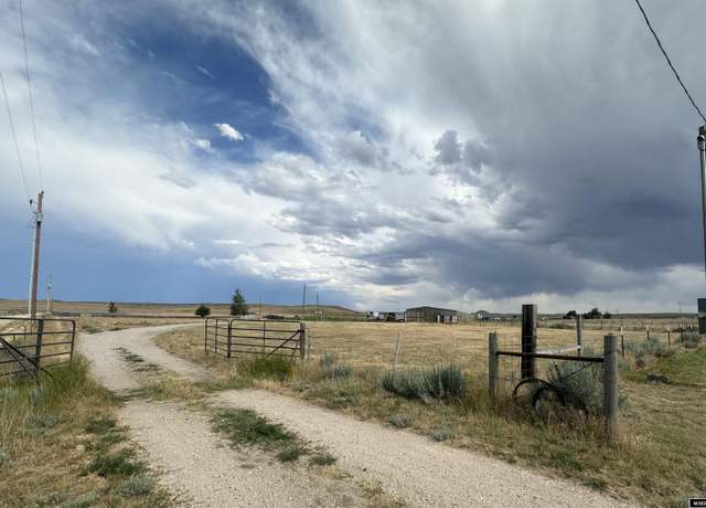 Property at 45 Wulff Rd, Douglas, WY 82633