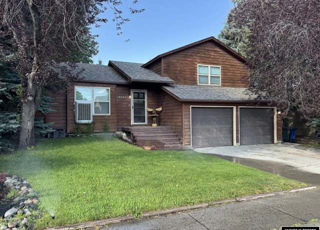 Property at 3820 Tam-o-shanter Dr, Riverton, WY 82501, 4 beds, 1.75 baths