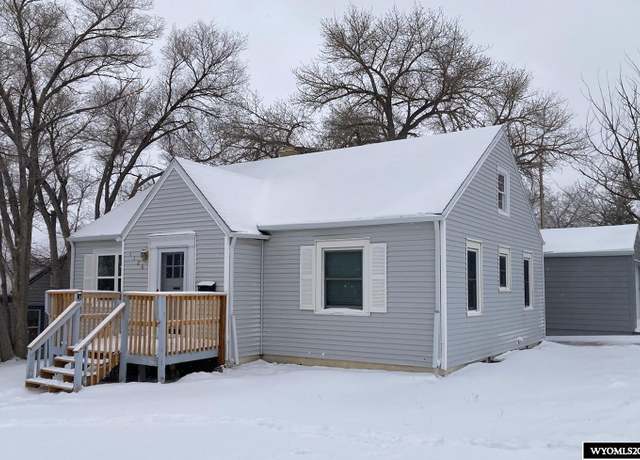 Property at 1126 9th St, Rawlins, WY 82301, 4 beds, 2 baths