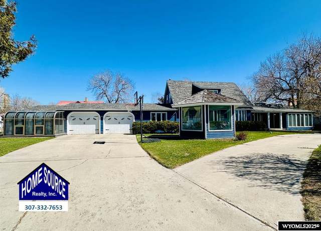 Property at 382 Washakie St, Lander, WY 82520, 4 beds, 3 baths