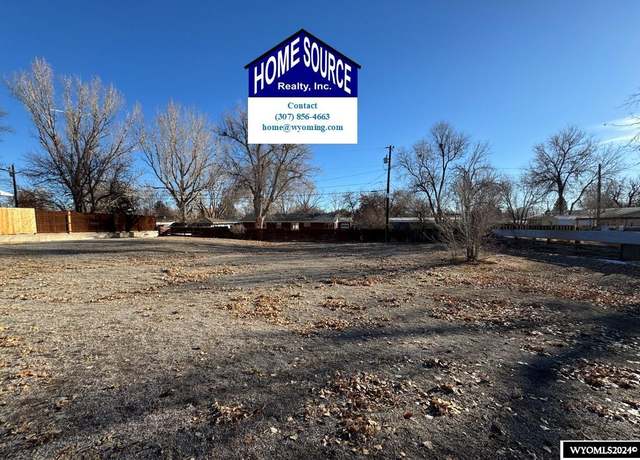 Property at 915 Sierra Dr, Riverton, WY 82501