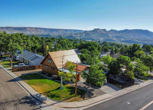 Property at 2755 Hitching Post Dr, Green River, WY 82935, 3 beds, 3 baths