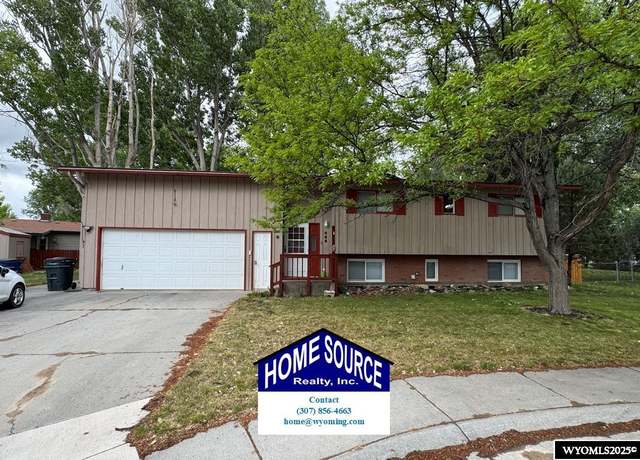 Property at 588 Downs Cir, Riverton, WY 82501, 4 beds, 2.5 baths