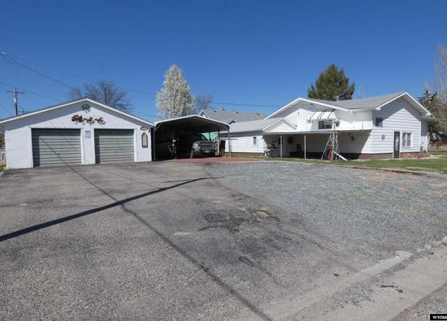 Property at 289 S Dakota Ave, Guernsey, WY 82214, 3 beds, 1.75 baths