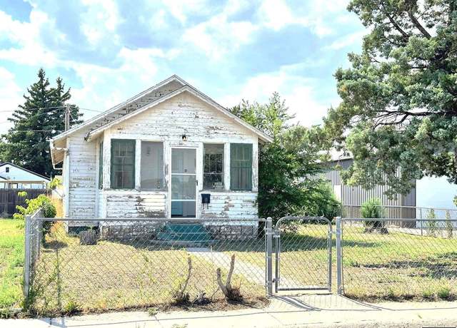 Property at 1582 W A St, Torrington, WY 82240, 2 beds, 1 bath