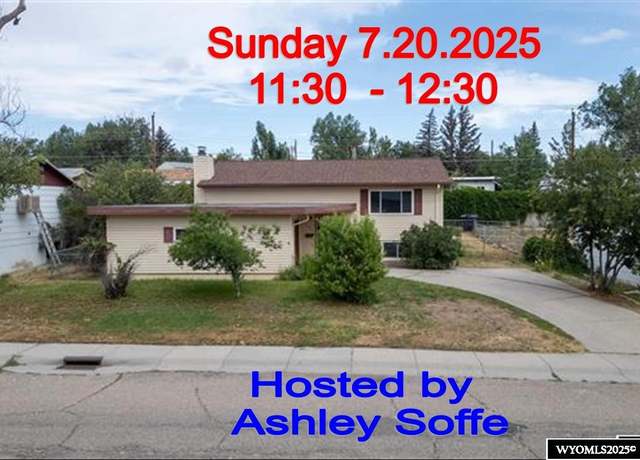 Property at 1742 Glendale Ave, Casper, WY 82601, 4 beds, 1.75 baths