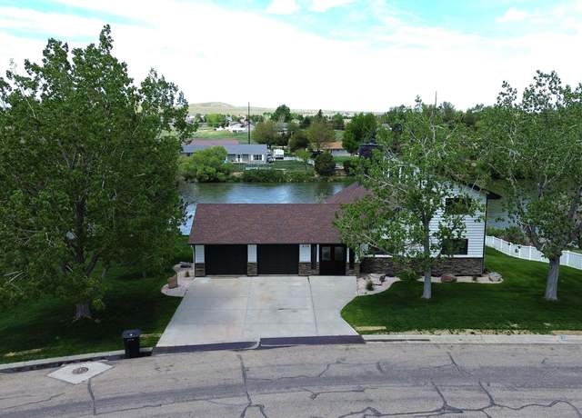 Property at 310 Aster St, Casper, WY 82604, 5 beds, 3.5 baths