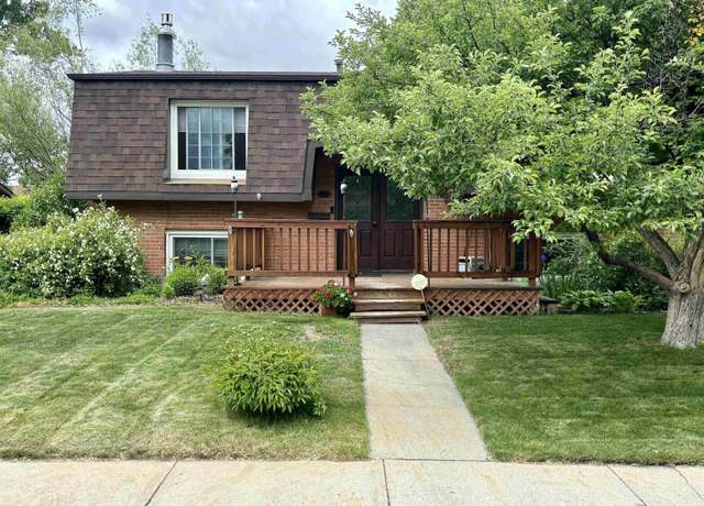 Property at 1120 Westwood Dr, Riverton, WY 82501, 3 beds, 1.75 baths