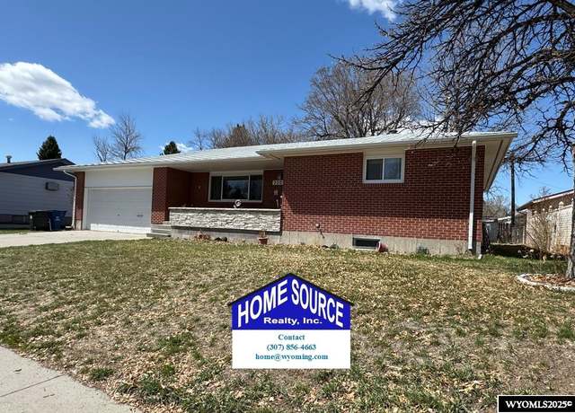 Property at 230 Valley Cir, Riverton, WY 82501, 4 beds, 2.75 baths