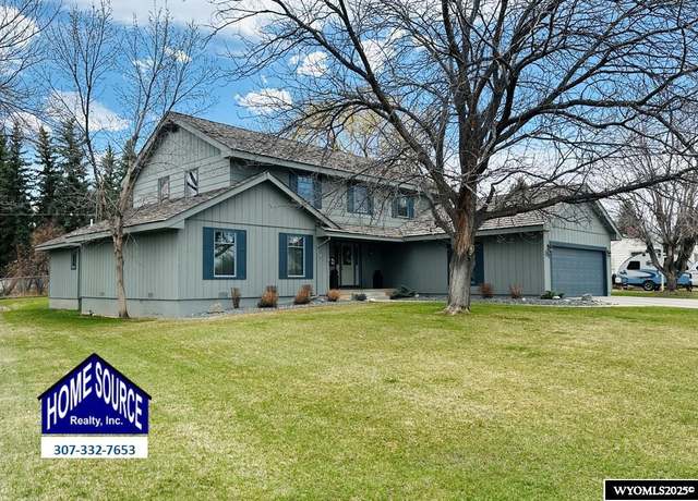 Property at 635 Parks Ave, Lander, WY 82520, 5 beds, 4 baths