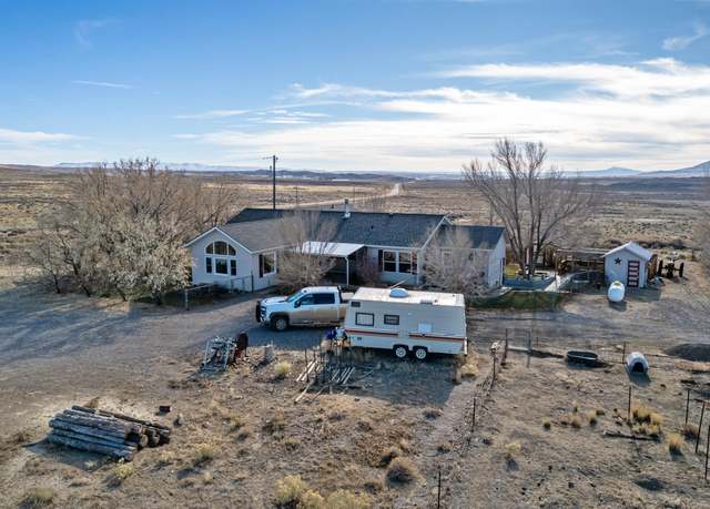 Property at 237 Winton Rd, Rock Springs, WY 82901, 4 beds, 3 baths