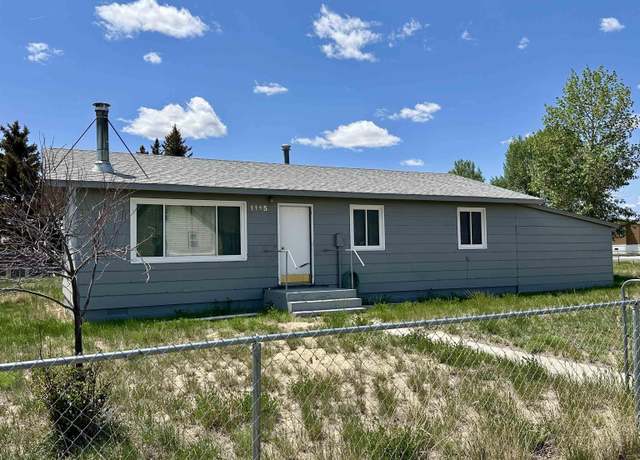 Property at 1115 W Farm Ave, Saratoga, WY 82331, 3 beds, 1 bath