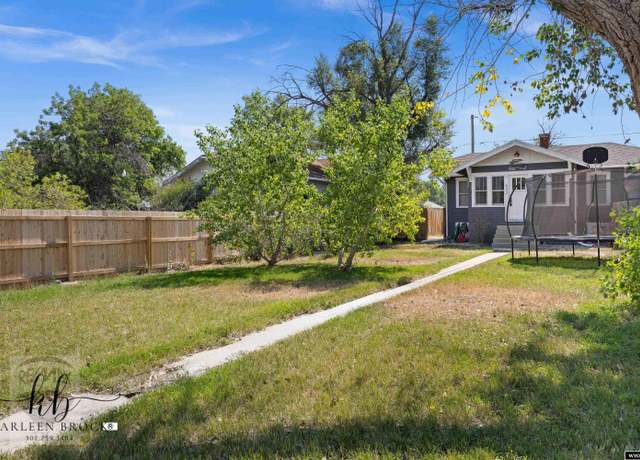 Property at 633 W 13 St, Casper, WY 82604, 3 beds, 1.75 baths