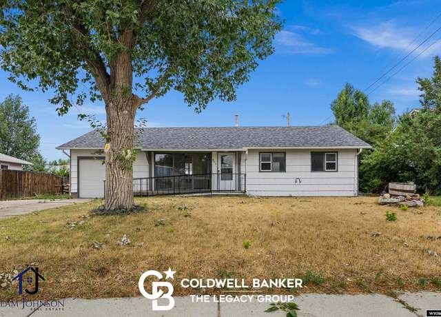 Property at 401 N Sun Dr, Casper, WY 82609, 3 beds, 1 bath