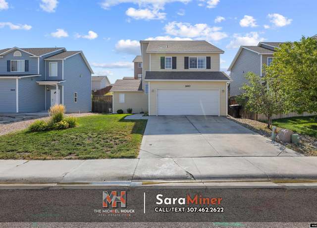 Property at 2443 Lennox Ave, Casper, WY 82601, 4 beds, 2.5 baths