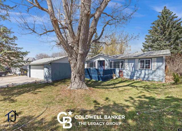 Property at 2030 Fontenelle St, Casper, WY 82604, 3 beds, 2 baths