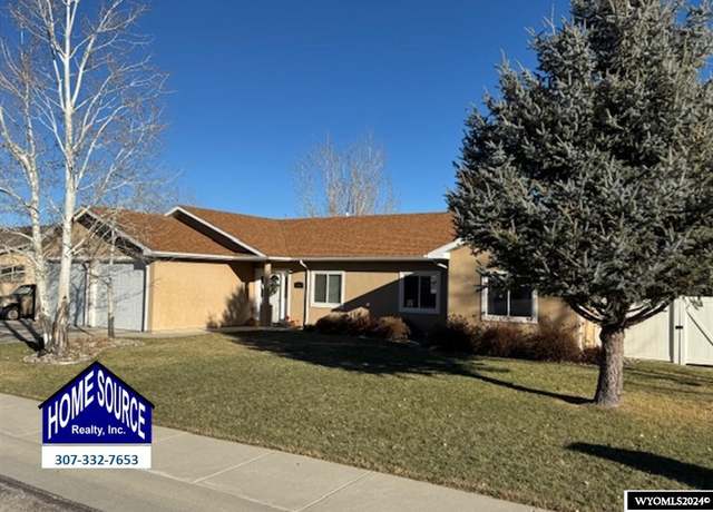 Property at 260 Dupont Dr, Lander, WY 82520, 4 beds, 2.5 baths