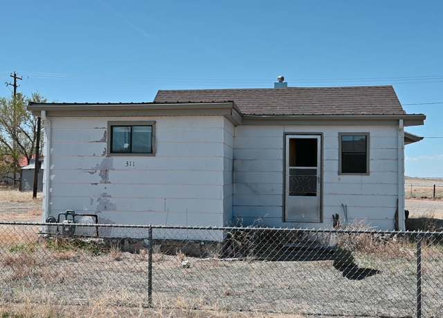 Property at 311 Maple St, Shoshoni, WY 82649, 2 beds, 1 bath