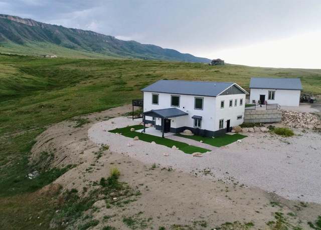 Property at 8877 Week Creek Rd, Casper, WY 82609, 5 beds, 3.5 baths