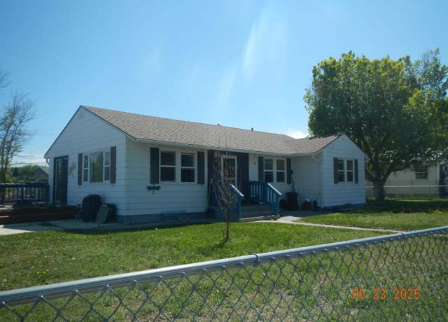 Property at 803 Big Horn St, Thermopolis, WY 82443, 3 beds, 1.25 baths