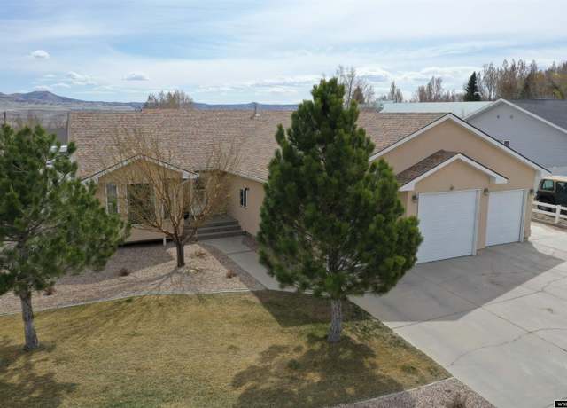 Property at 2100 Hitching Post Dr, Green River, WY 82935, 6 beds, 3 baths