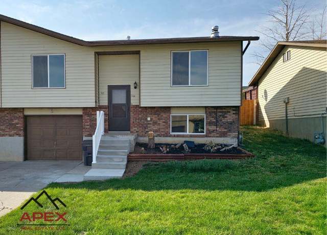 Property at 115 Barrett Ave, Evanston, WY 82930, 3 beds, 1.75 baths