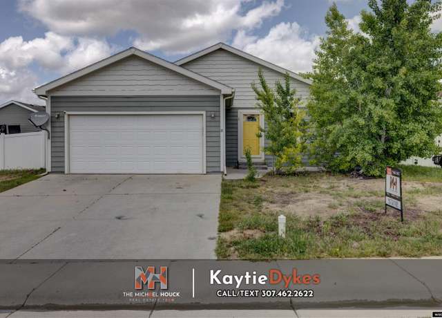 Property at 2220 Silvertip St, Bar Nunn, WY 82601, 3 beds, 2 baths