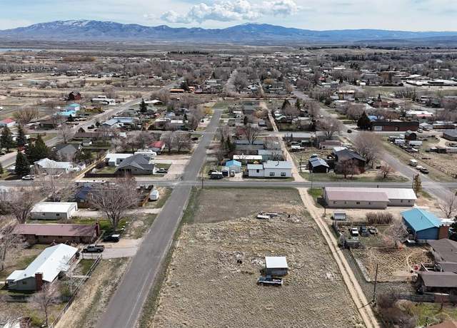 Property at 807 W Saratoga Ave Ave, Saratoga, WY 82331