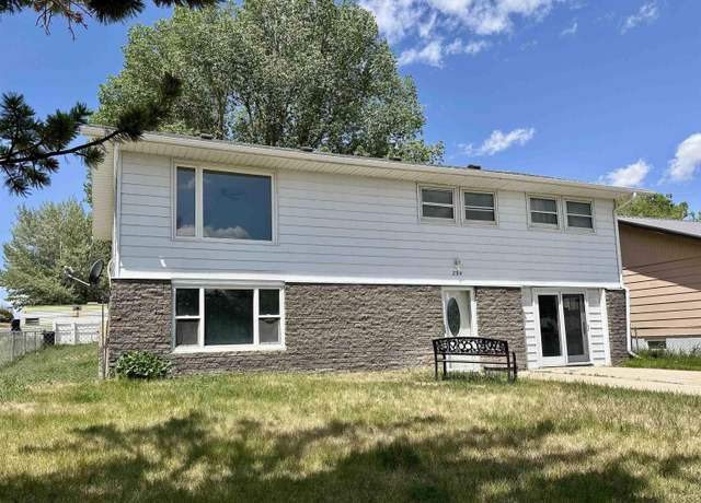 Property at 204 N 7th St, Saratoga, WY 82331, 5 beds, 2 baths