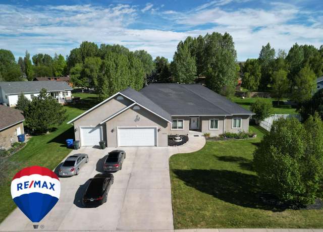 Property at 4020 Westchester Cir, Riverton, WY 82501, 7 beds, 4 baths