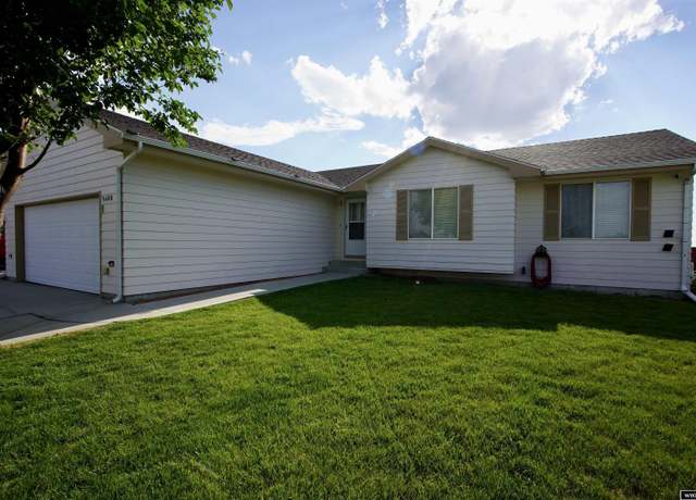 Property at 5408 Antelope Dr, Bar Nunn, WY 82601, 4 beds, 3 baths