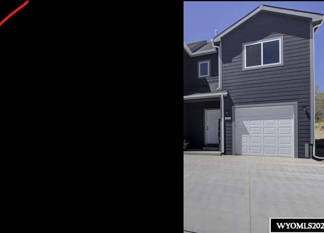 Property at 600 Badger Ln, Mills, WY 82644, 2 beds, 2.5 baths