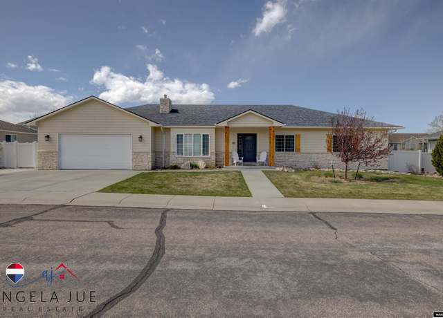 Property at 1412 Yorkshire Ave, Casper, WY 82609, 5 beds, 2 baths