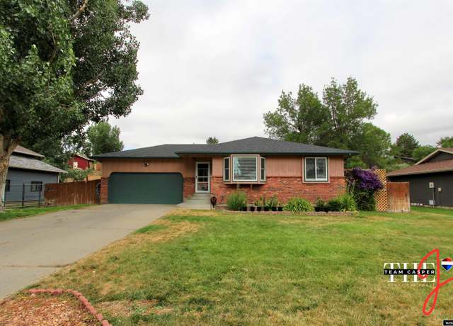 Property at 2107 Jonquil St, Casper, WY 82604, 3 beds, 2 baths