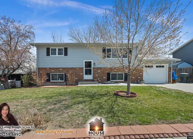 Property at 1845 Shattuck Ave, Casper, WY 82601, 4 beds, 2 baths