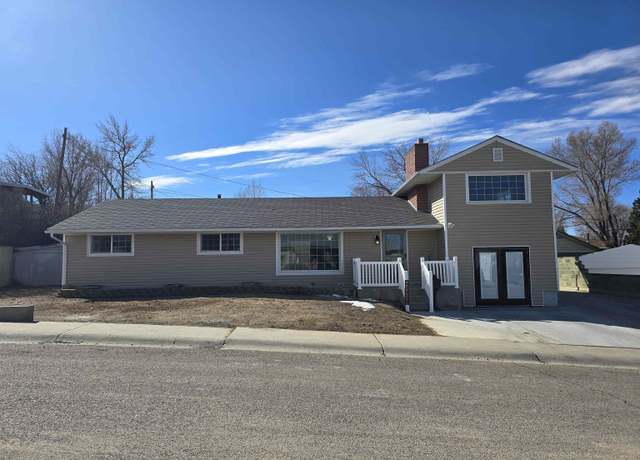 Property at 1926 Opal St, Rock Springs, WY 82901, 4 beds, 2 baths