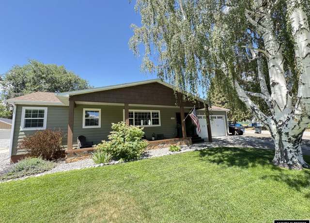 Property at 318 N 2nd St West, Riverton, WY 82501, 3 beds, 2.5 baths