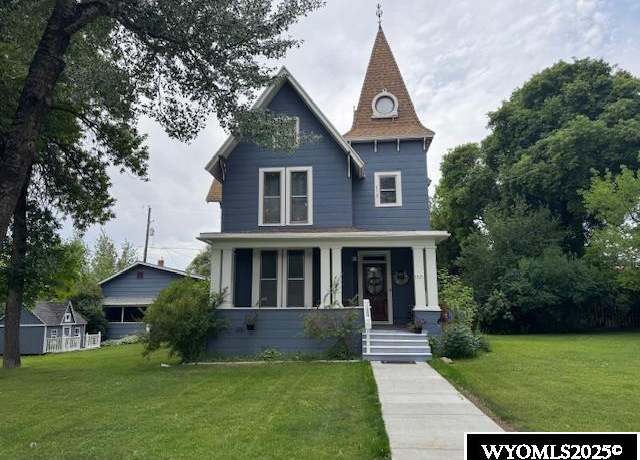 Property at 1025 Summit Street St, Evanston, WY 82930, 5 beds, 2.5 baths