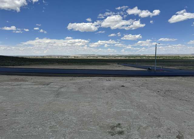 Property at 401 Tiger Trout Dr, Saratoga, WY 82331